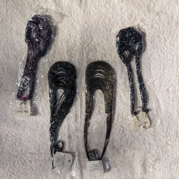 Necklaces & earrings - Picture 1 of 4